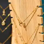 Nouveau présentoir de bijoux en bois de bambou massif, support de vitrine de collier, pendentif, longue chaîne, support organisateur pour colliers 9